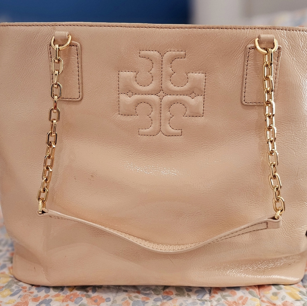 Light Oak Charlie Patent Leather Tory Burch Tote